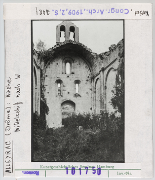 Vorschaubild Aleyrac: Ruine der Abteikirche, Mittelschiff nach Westen 